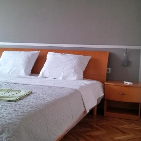 Dima Apartment ヴェリコ・タルノヴォ エクステリア 写真