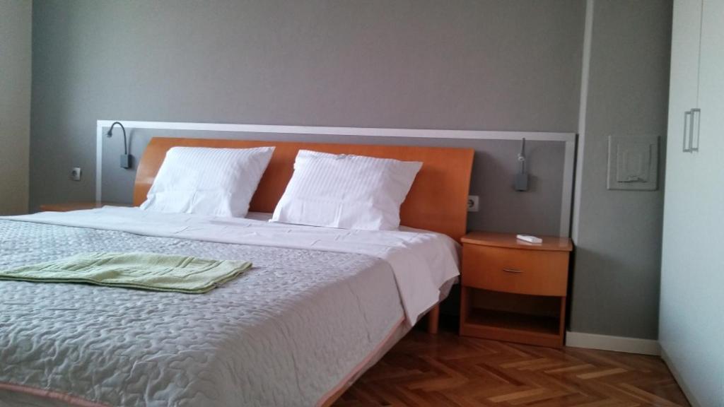 Dima Apartment ヴェリコ・タルノヴォ エクステリア 写真