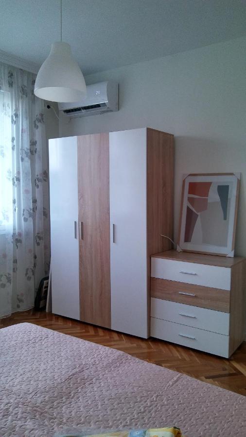 Dima Apartment ヴェリコ・タルノヴォ エクステリア 写真